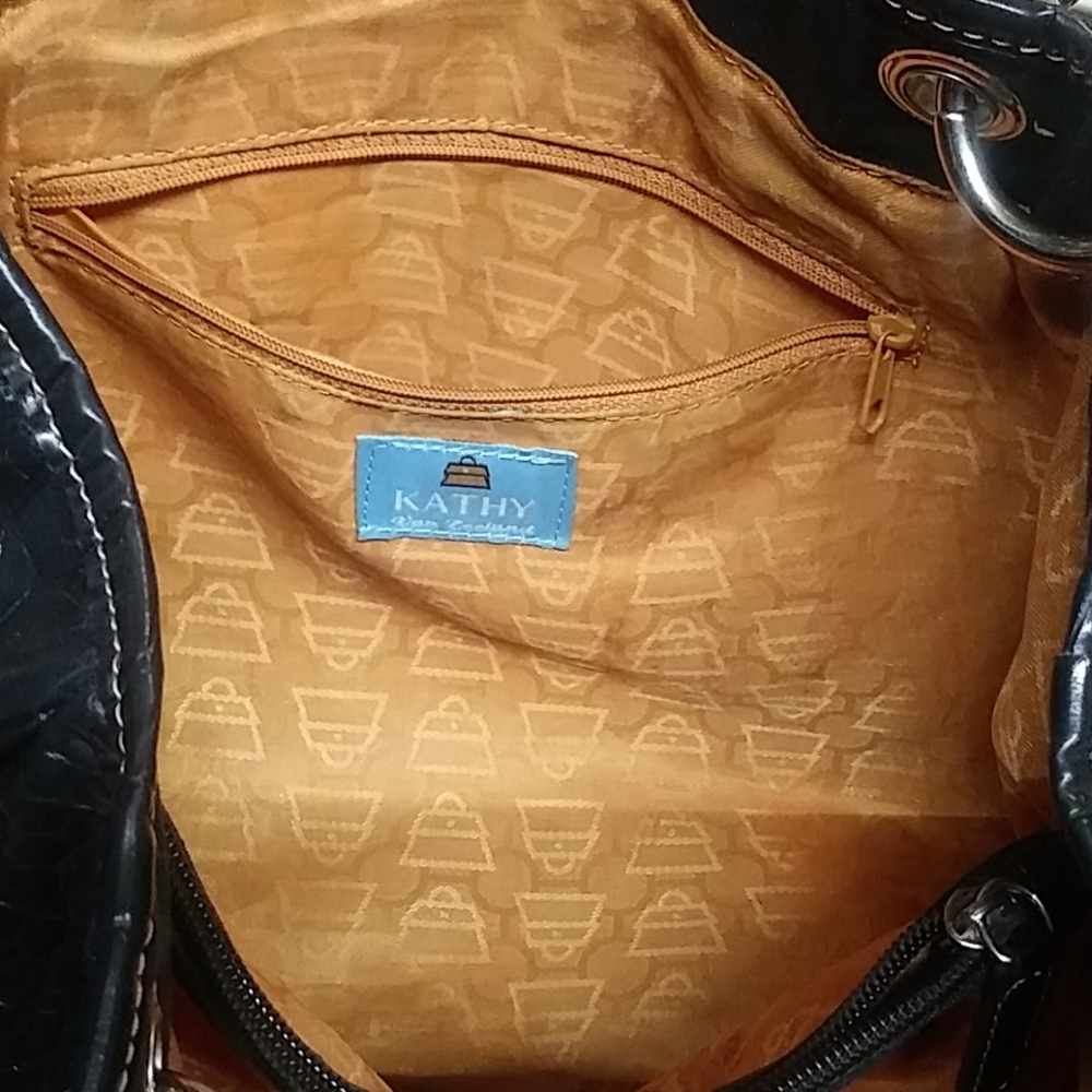 Purse - Picture 2 of 2